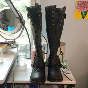 Side zipper, lace up boots